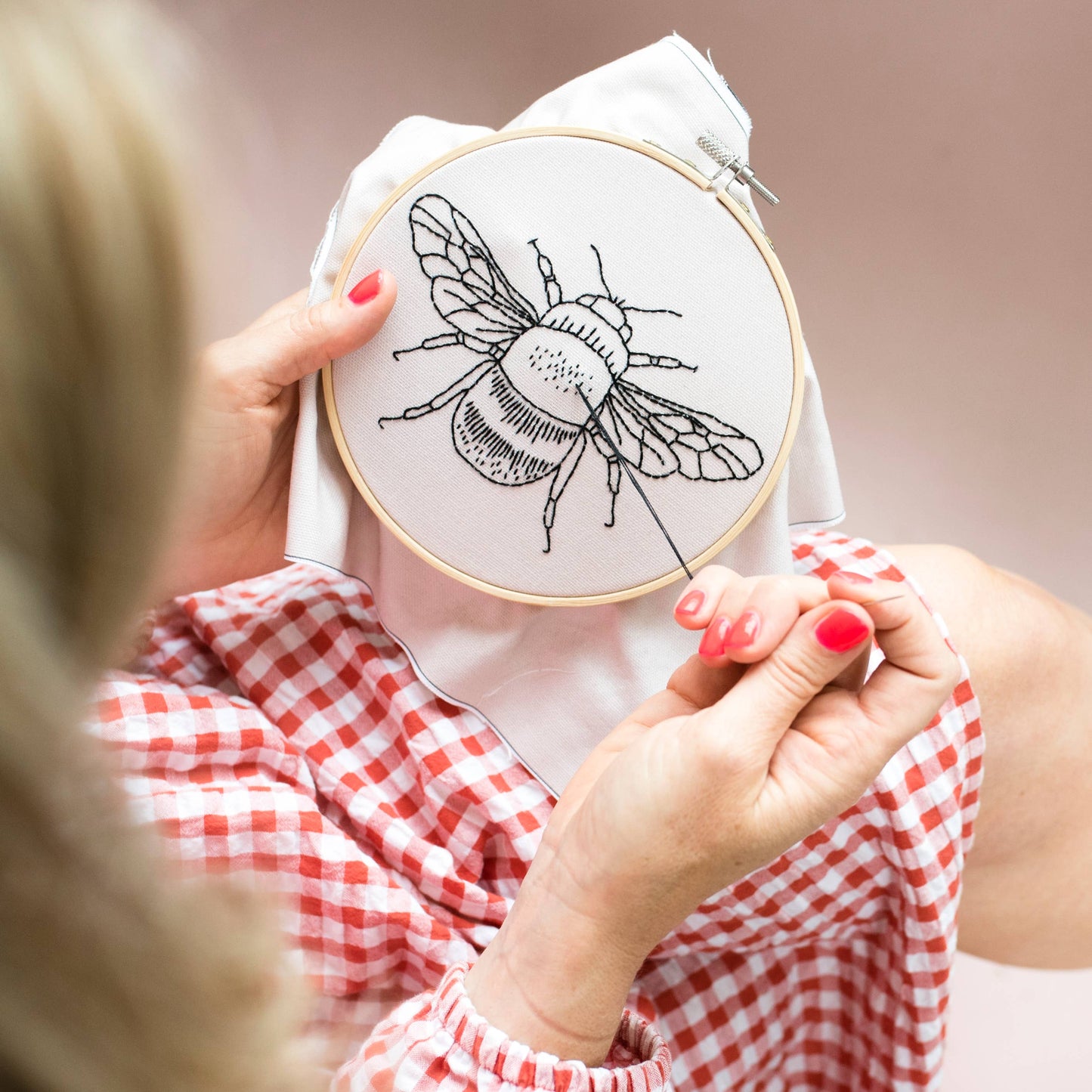 Bee Embroidery Hoop Kit