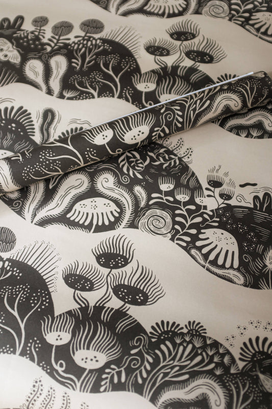 'Blooming Meadow' Nature-Themed Gift Wrap