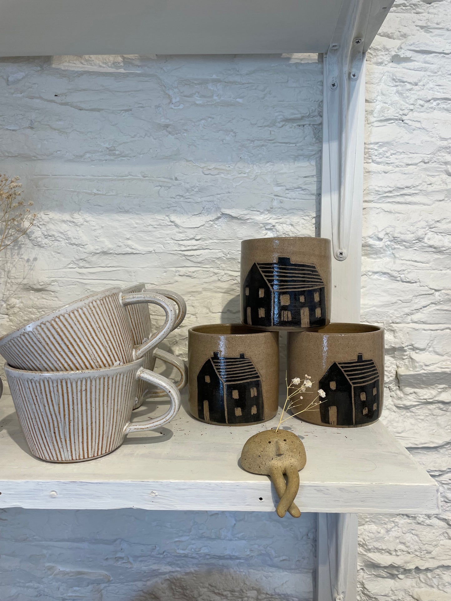 Black House Pot