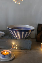 Load image into Gallery viewer, Bold blue &amp; white bowl
