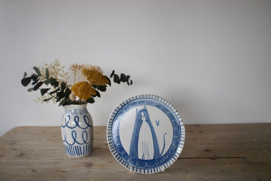Laura Lane stoneware blue and white hello cat plate