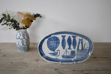 Load image into Gallery viewer, Oval plate with fatty catty and rude seagull
